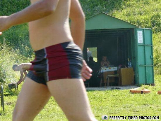 Perfectly Timed - Photos Taken At The Right Moment (20)